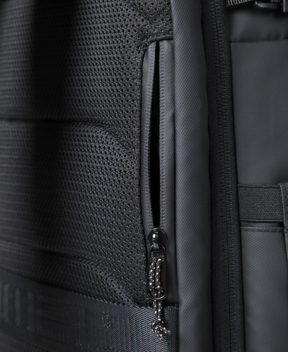 Nova Modular Travel Rucksack 35–45L - Black