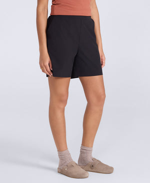 Womens Travel Agile Short - Black