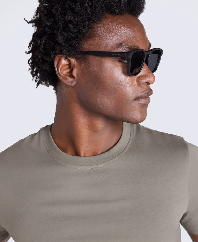 Bobbie Mens Polarized Sunglasses - Black