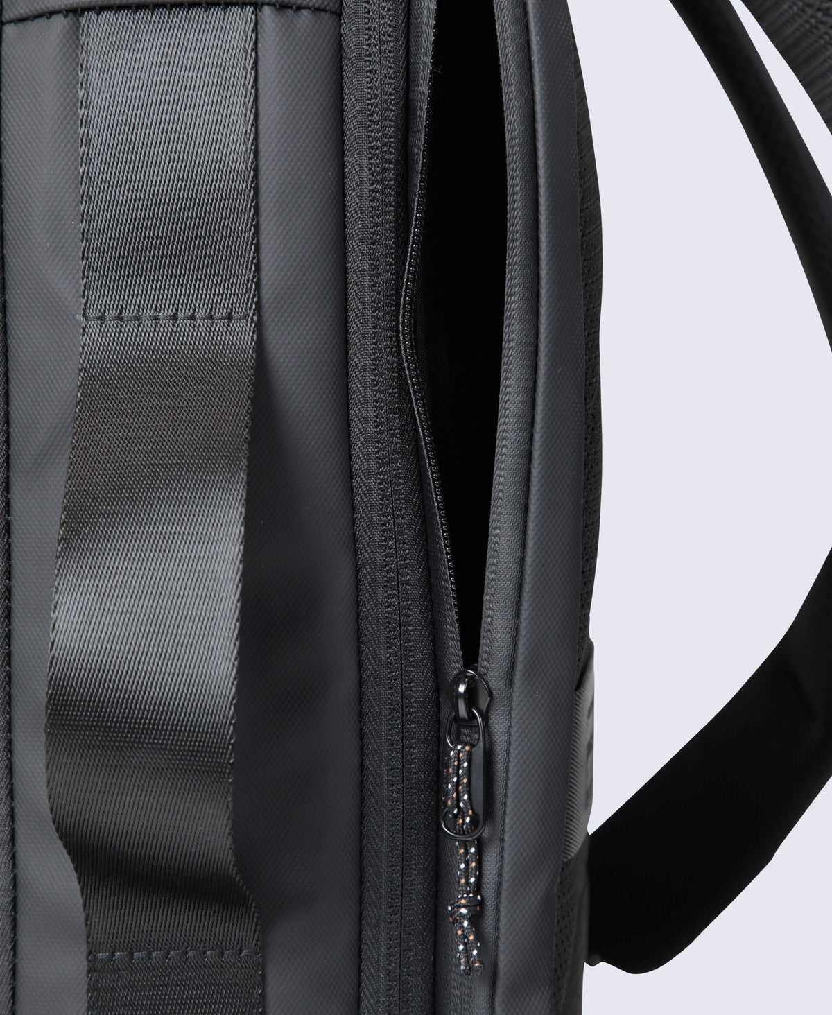 Nova Modular Travel Rucksack 35–45L - Black